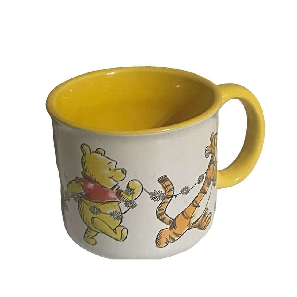 Winnie The Pooh Disney Daisy Chain with Tigger Piglet & Eeyore Coffee, Tea, Mug
